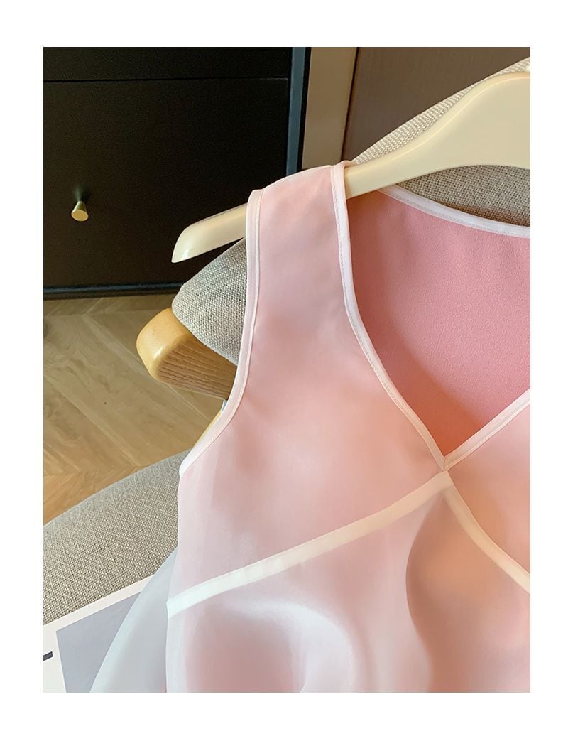 【tops】Vネックノースリーブトップス　M24803